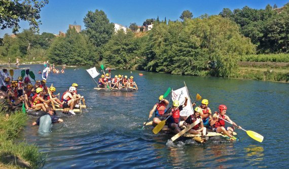 Group raft building