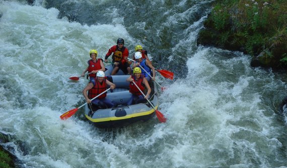 Rafting sportif entre amis 66