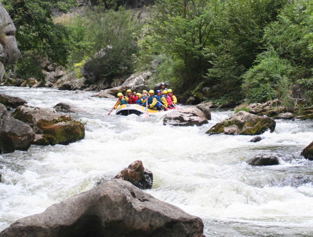 Sports rafting outing in the Perpignan region