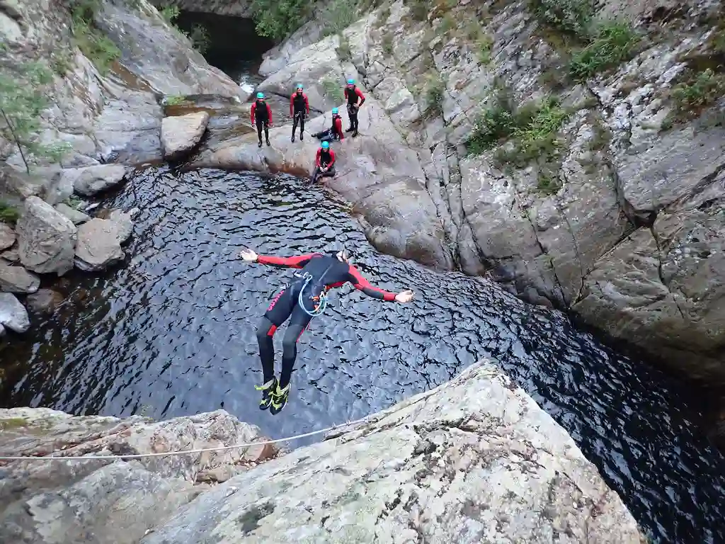 Saut au canyon du Llech 66