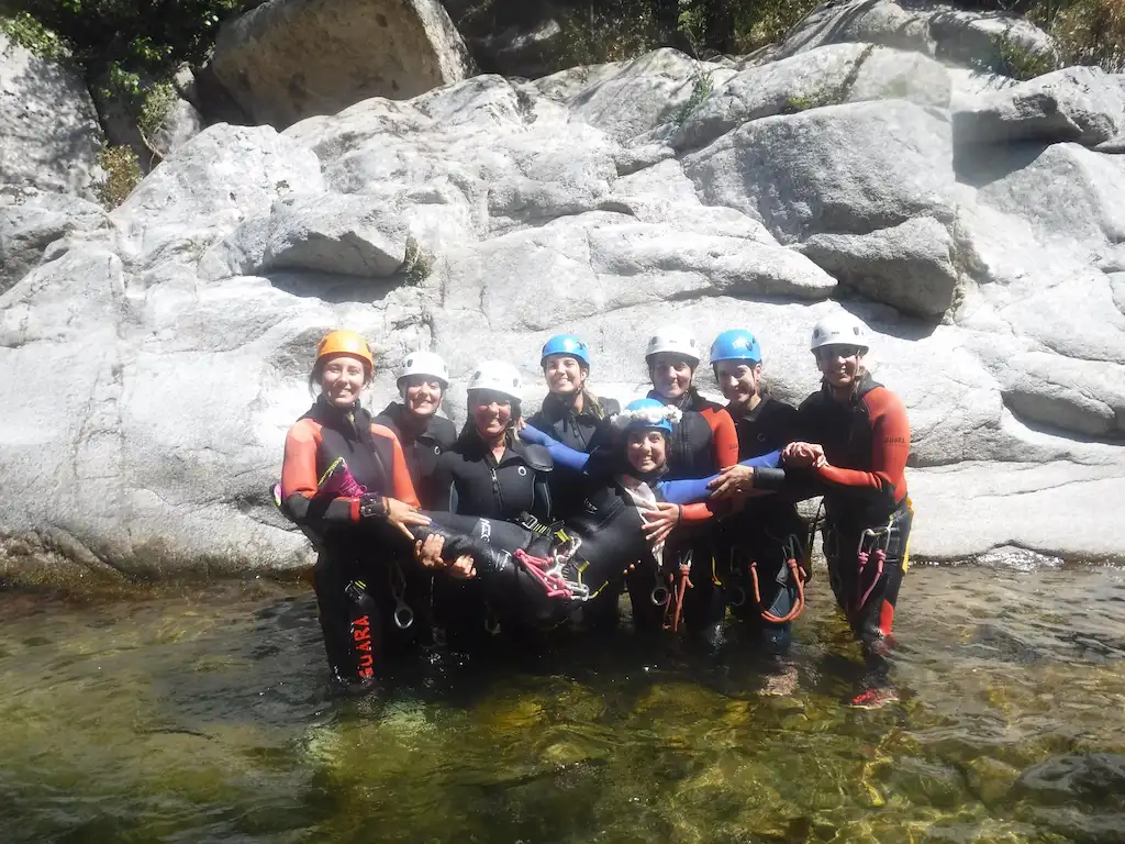 EVJF canyoning dans les Pyrénées-Orientales