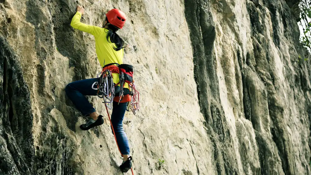 Escalade en falaise dans les Pyrénées-Orientales
