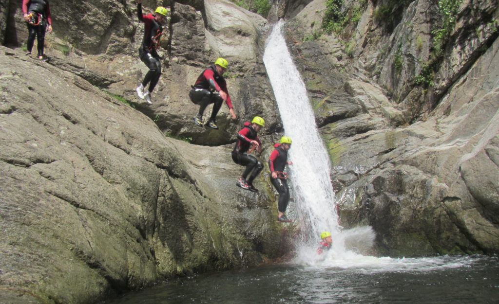 Canyoning Saut cascade Pyrénées-Orientales
